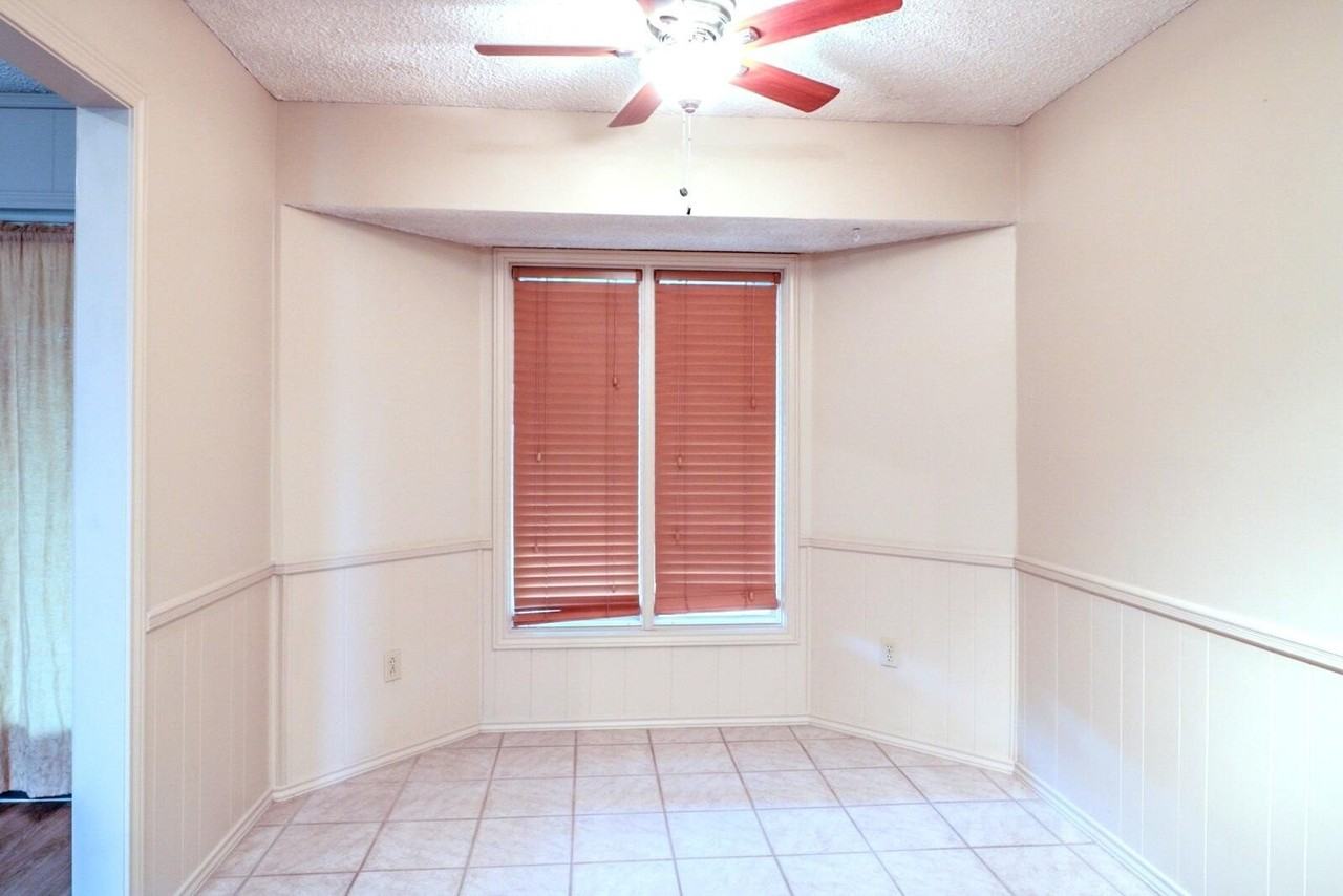 2735 79th St - Photo 7 of 14