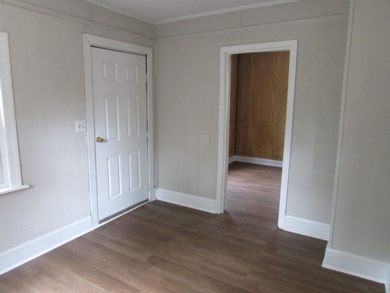 520 E Charlotte Ave - Photo 3 of 6