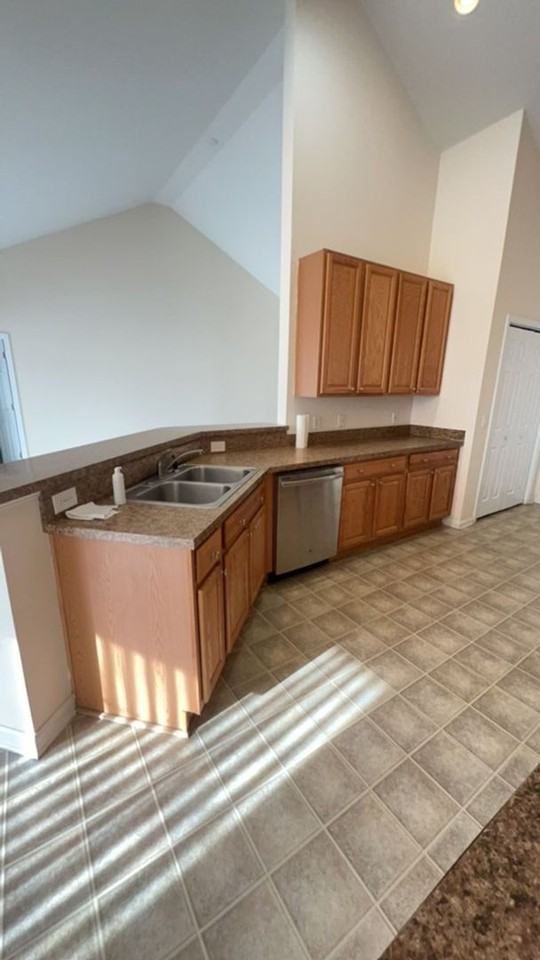 256 Gresham Ln - Photo 5 of 17