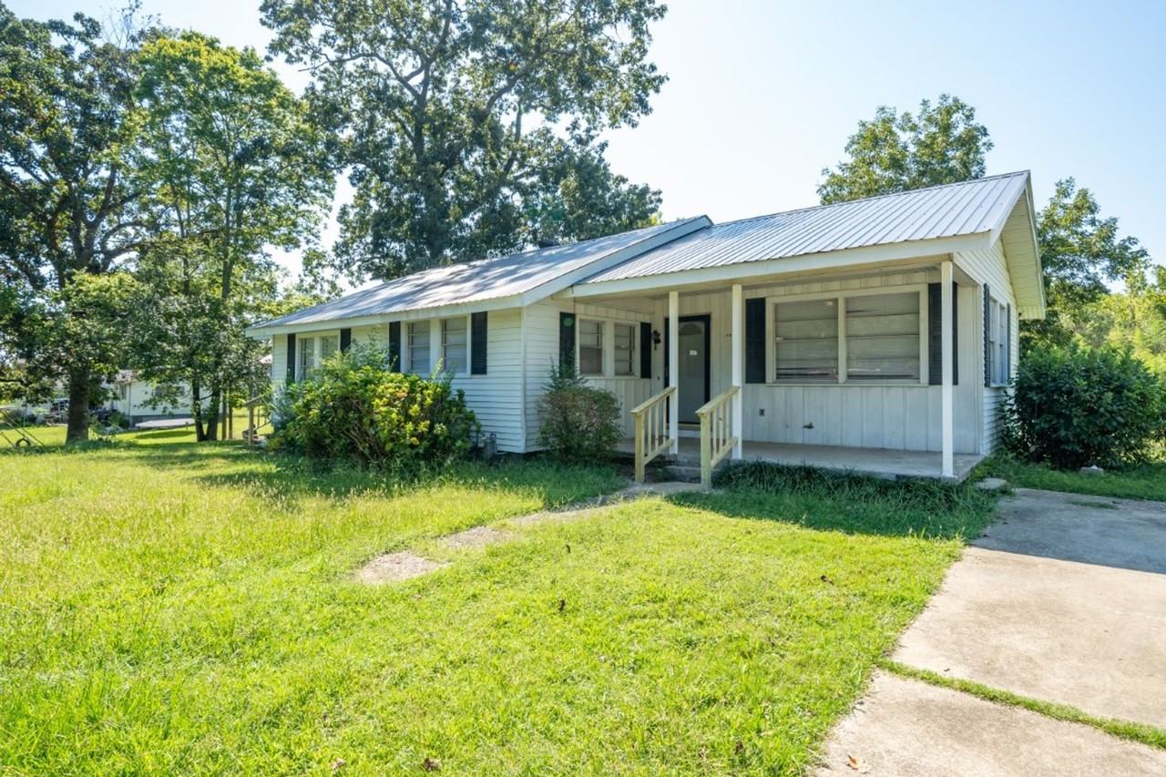 413 1st Way - Photo 3 of 29