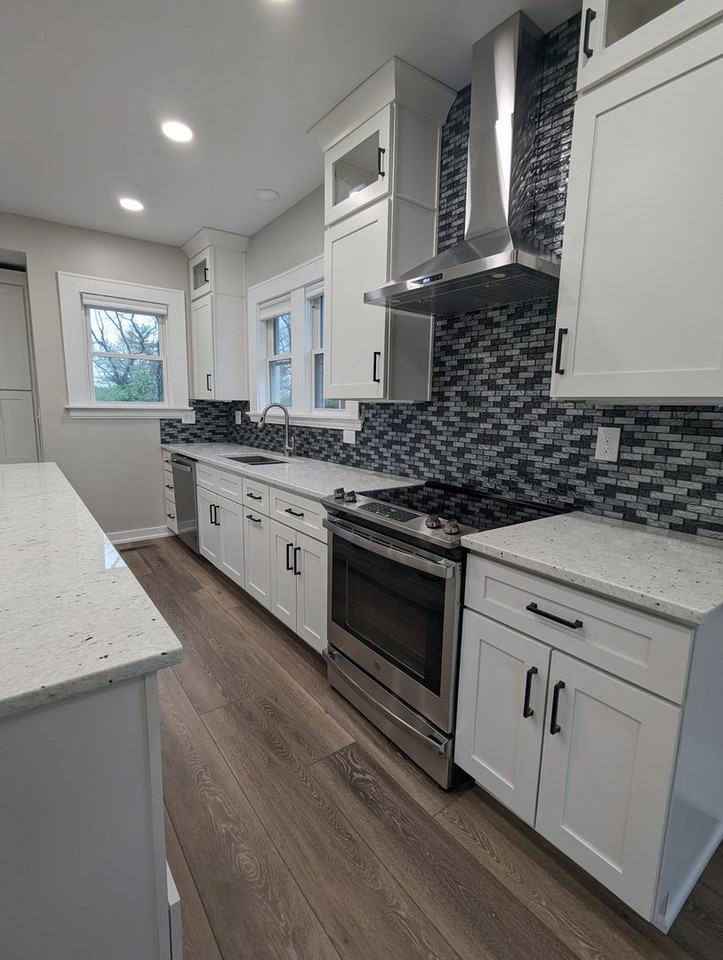 2942 Cortelyou Pl - Photo 2 of 14