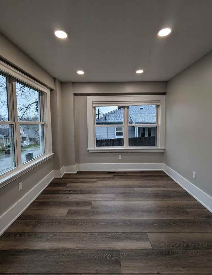 2942 Cortelyou Pl - Photo 7 of 14