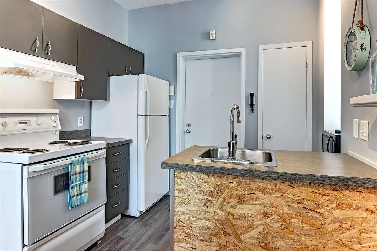 131 Rue Sainte-Anne #3 - Photo 4 of 12