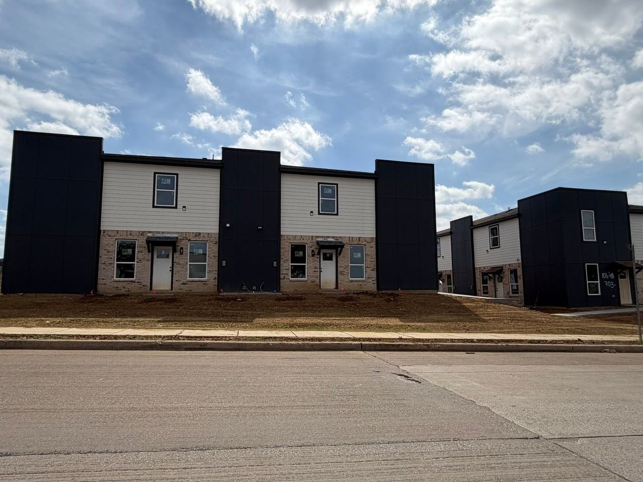 10520 Tube Dr - Photo 2 of 30