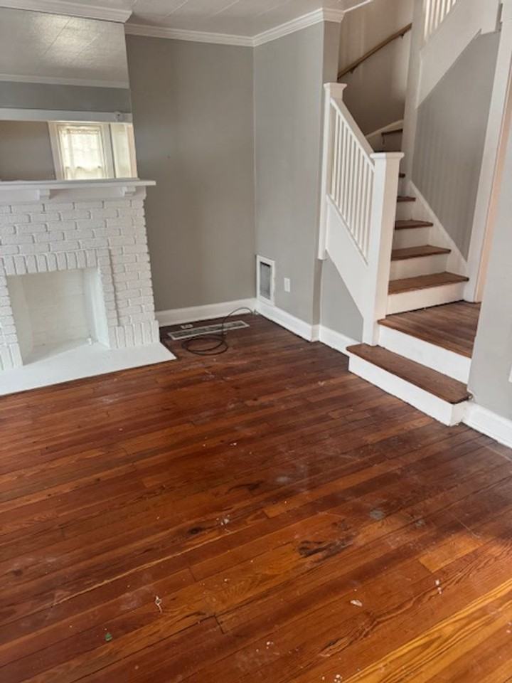 814 Vankirk St - Photo 2 of 8