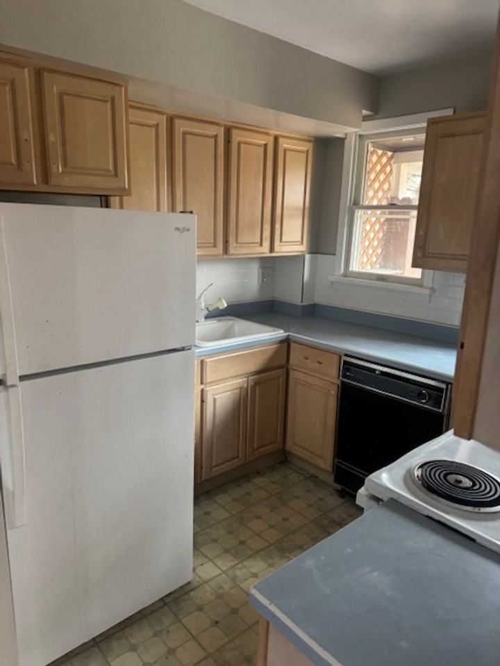 814 Vankirk St - Photo 3 of 8