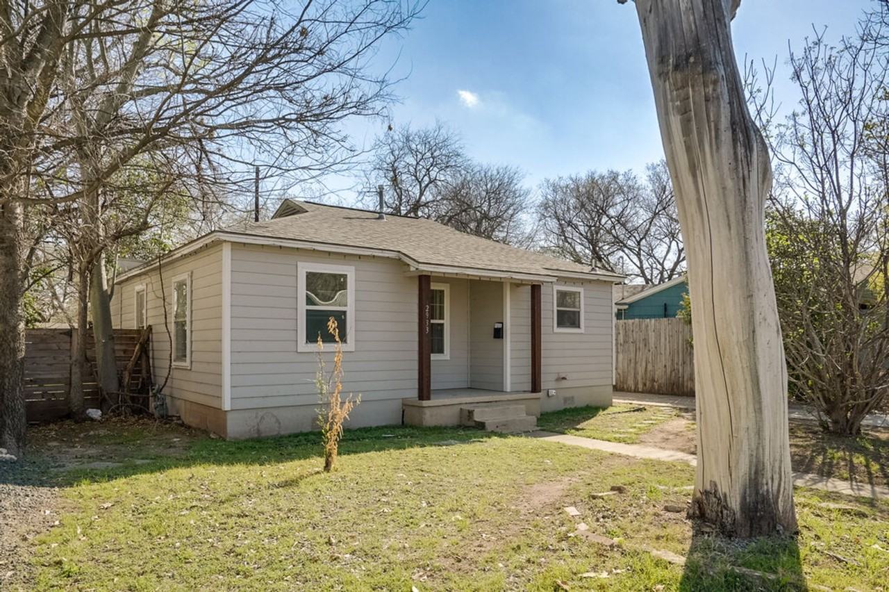 2933 Moss St - Photo 3 of 20