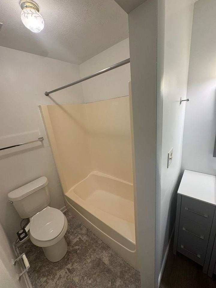 407 Westwood Dr - Photo 6 of 10