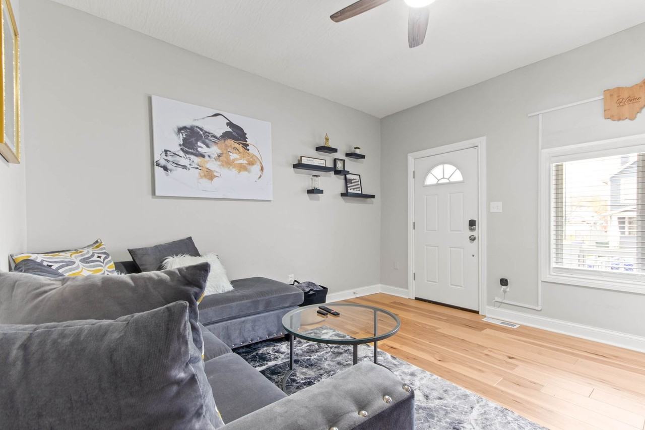 163 N Central Ave - Photo 4 of 24