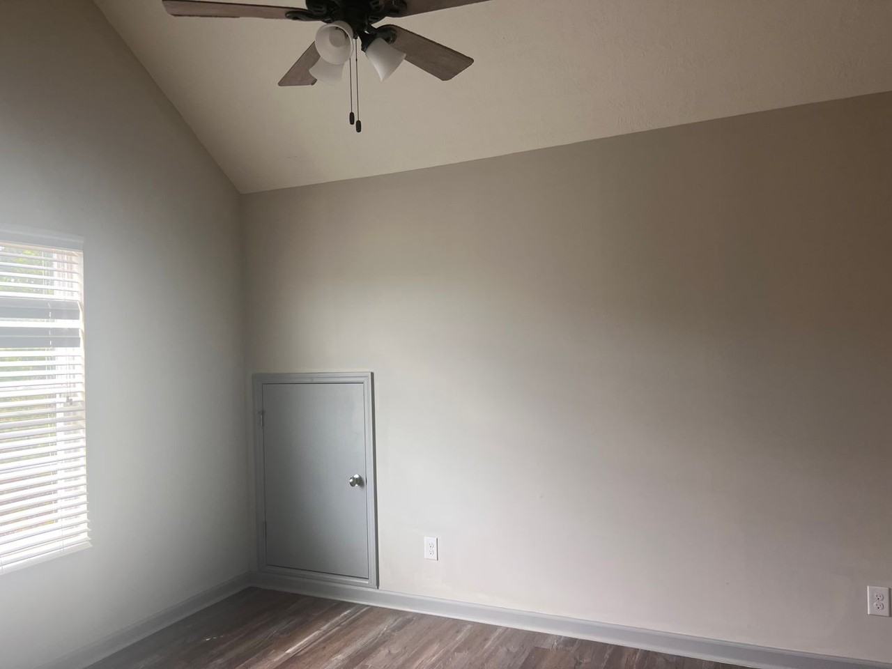 721 Buddy Ct - Photo 2 of 8