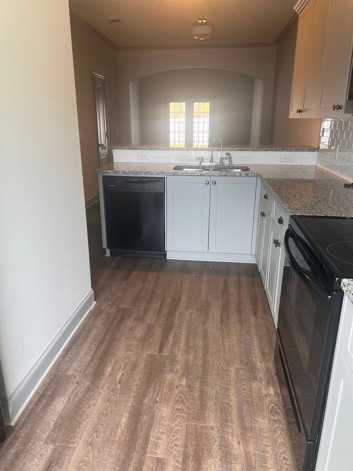 721 Buddy Ct - Photo 3 of 8