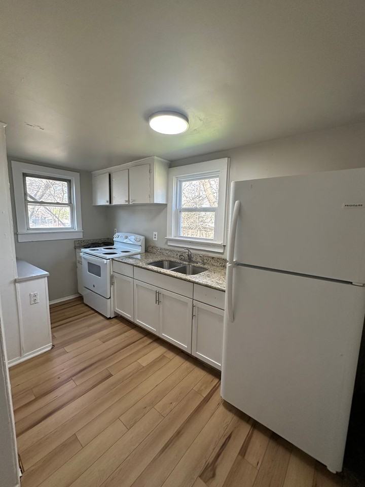 1923 S Q St - Photo 6 of 10