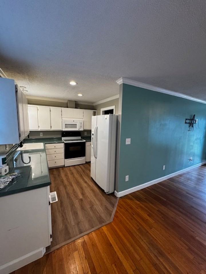 2001 Indian Ridge Rd - Photo 5 of 17