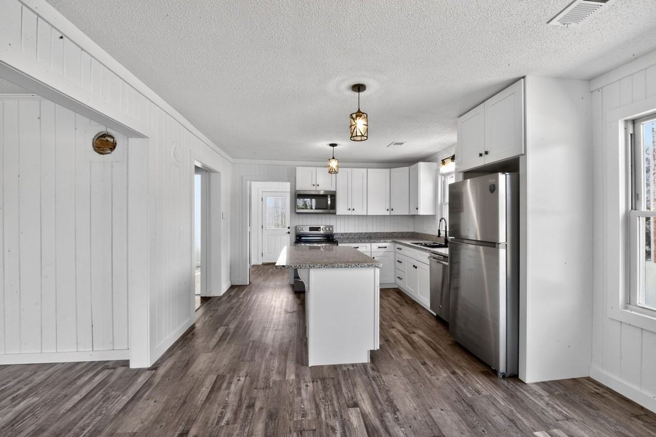 10208 Highway 13 S - Photo 3 of 28