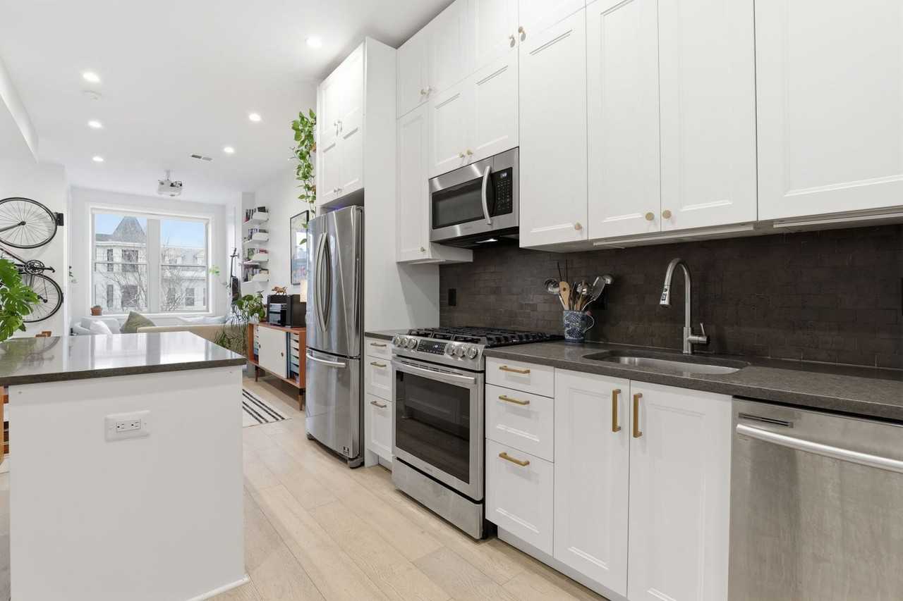 2812 13th St Nw #3 - Photo 3 of 23