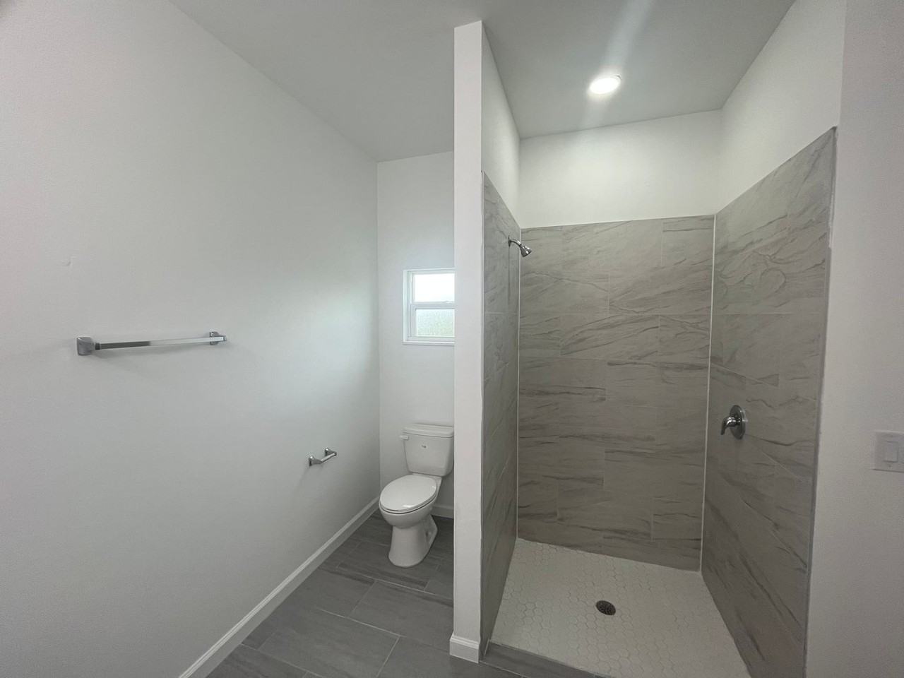 6007 Paula Ave N - Photo 2 of 19