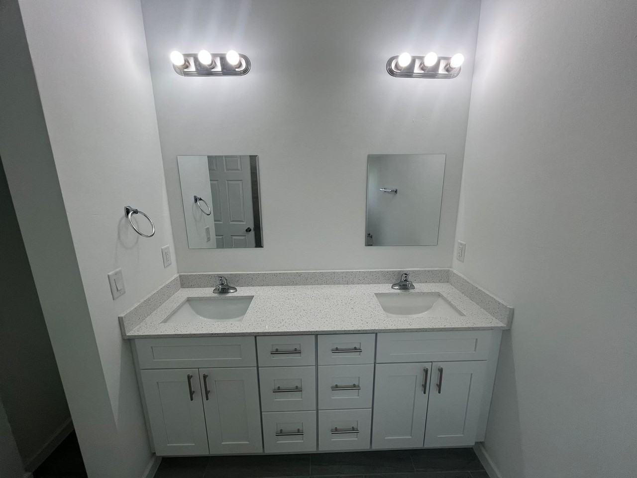 6007 Paula Ave N - Photo 3 of 19