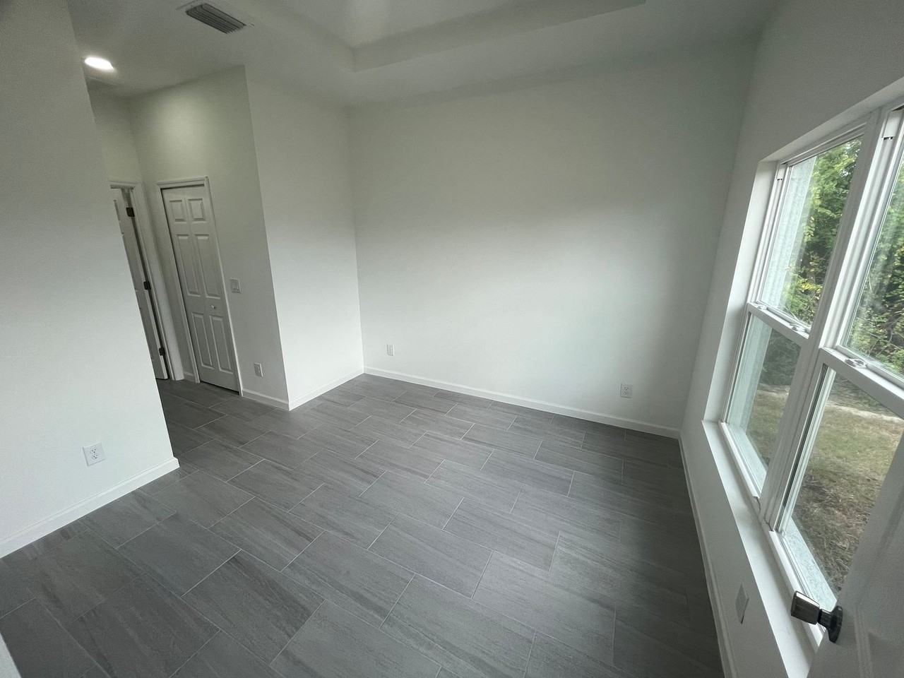 6007 Paula Ave N - Photo 6 of 19