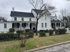 featured image of 840 Hickman Rd