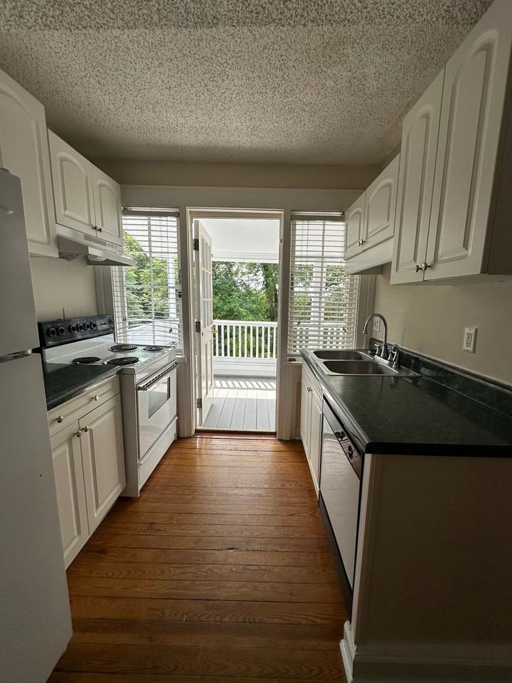 840 Hickman Rd - Photo 6 of 11