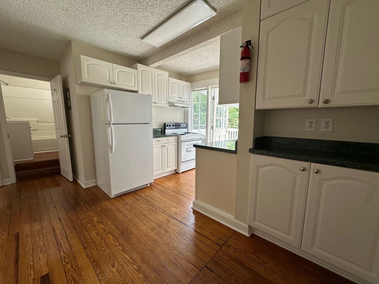 840 Hickman Rd - Photo 7 of 11