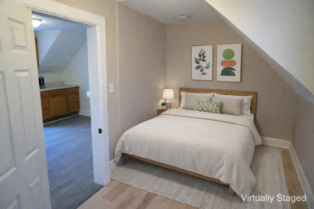 1815 N Astor St #B - Photo 2 of 11