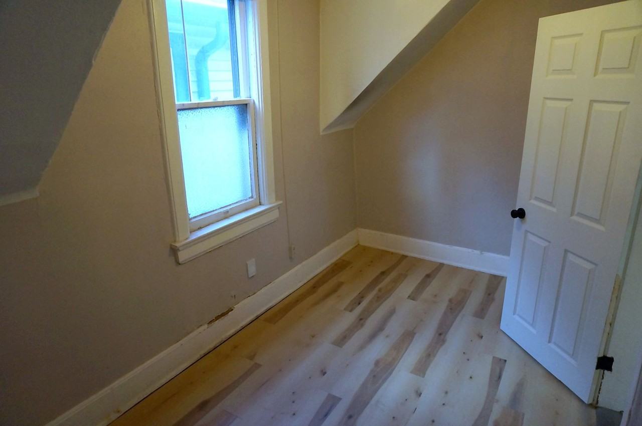 1815 N Astor St #B - Photo 6 of 11