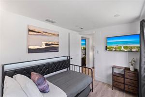 featured image of 719 Ne 36th St #719