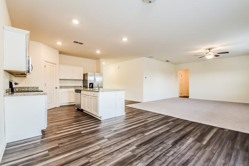 367 Greenwalk Pl - Photo 6 of 20