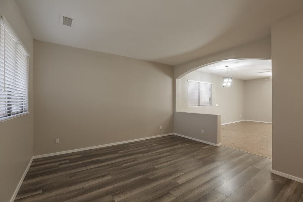 11217 W Berkeley Rd - Photo 5 of 16