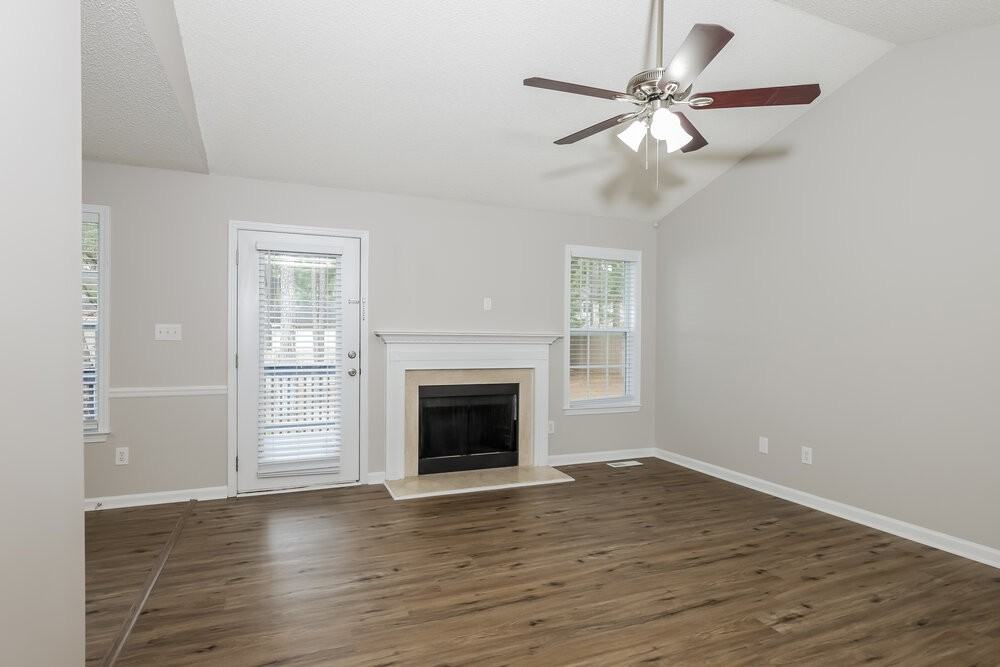 240 Wood Green Dr - Photo 3 of 16