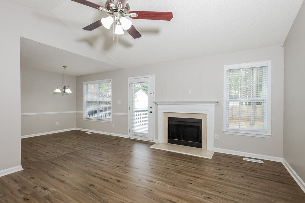 240 Wood Green Dr - Photo 5 of 16