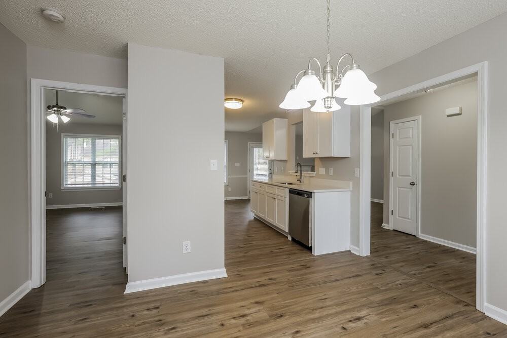 240 Wood Green Dr - Photo 7 of 16