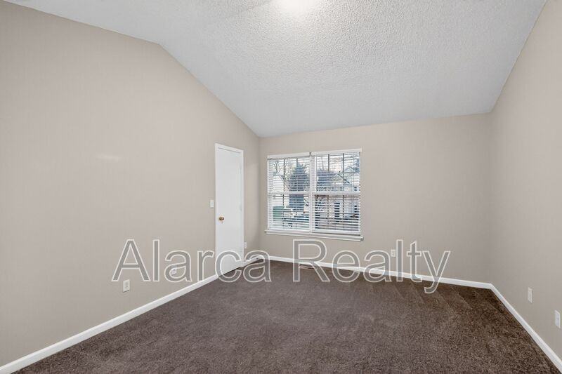 8619 Warwick Crest Ln - Photo 7 of 19