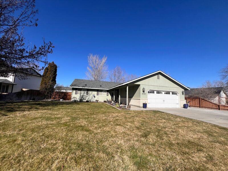 2321 Hummingbird Ln - Photo 2 of 2