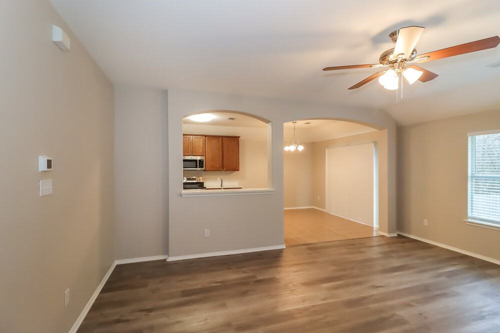 904 Starling Ln - Photo 6 of 16