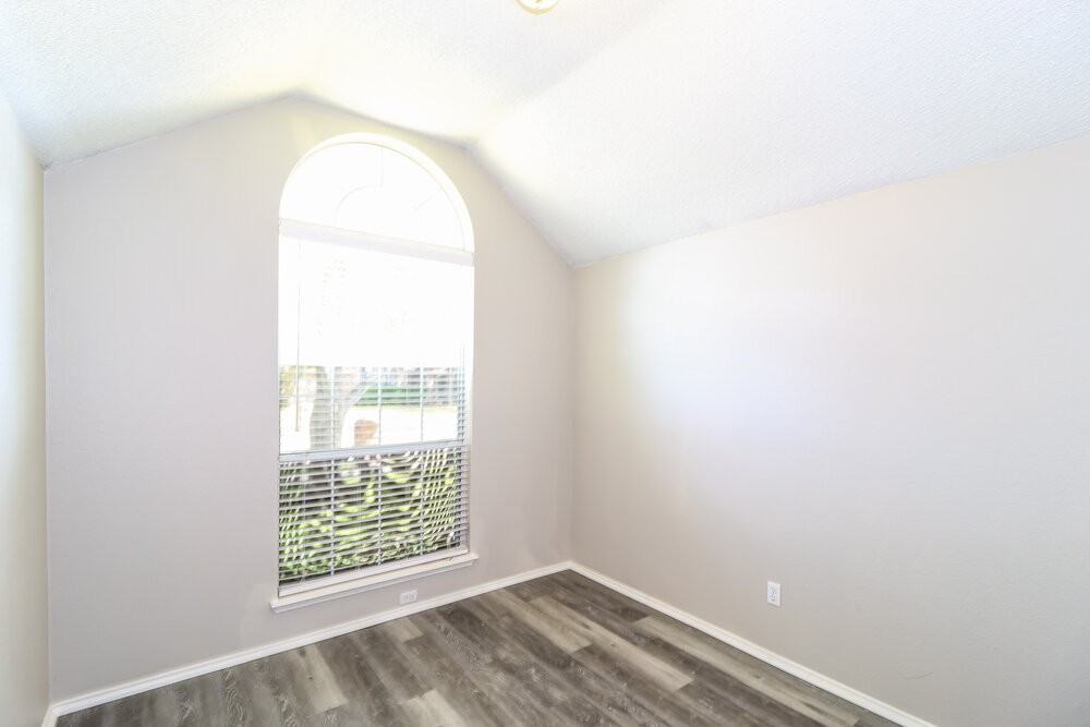 2407 Springfield Dr - Photo 6 of 16