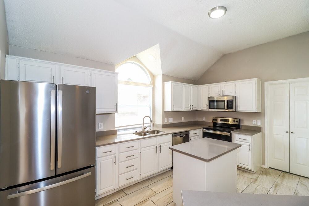 2407 Springfield Dr - Photo 7 of 16