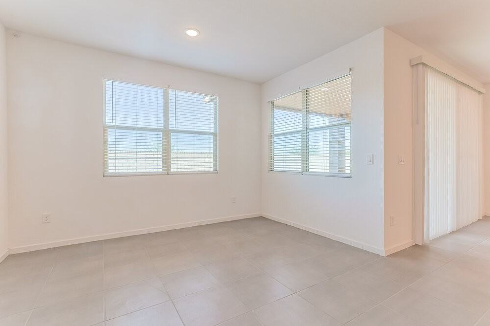 35792 N Bloom St - Photo 6 of 19