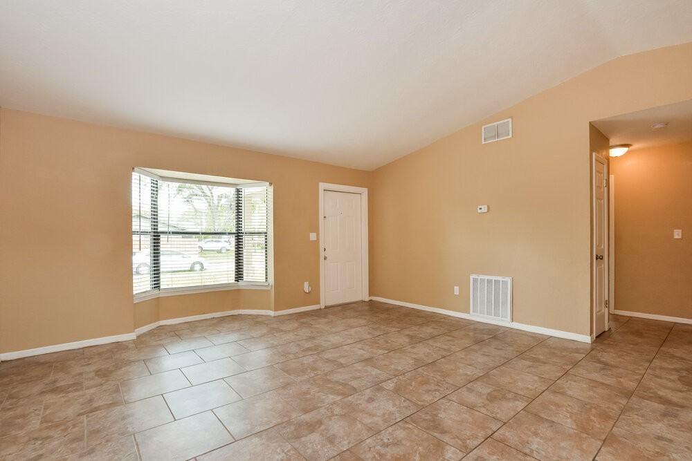 3645 E Powder Horn Rd - Photo 4 of 16