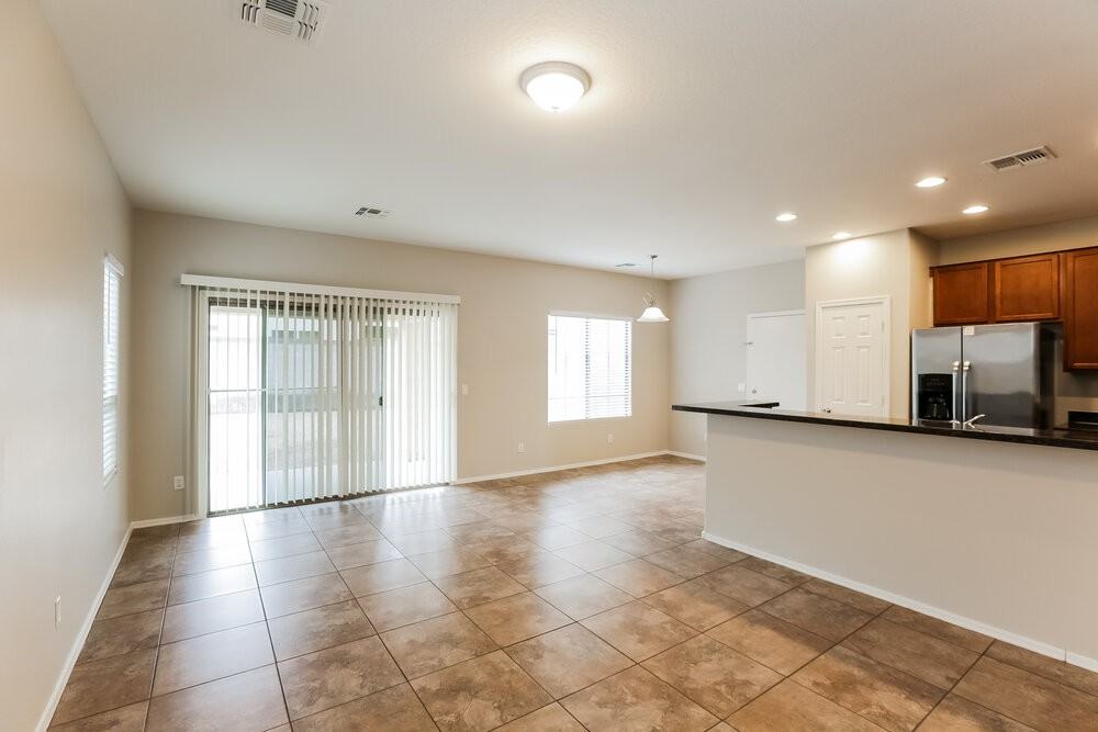 5005 W Fawn Dr - Photo 6 of 20