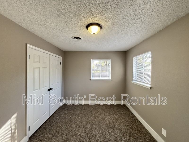 5715 W 50th St - Photo 7 of 8