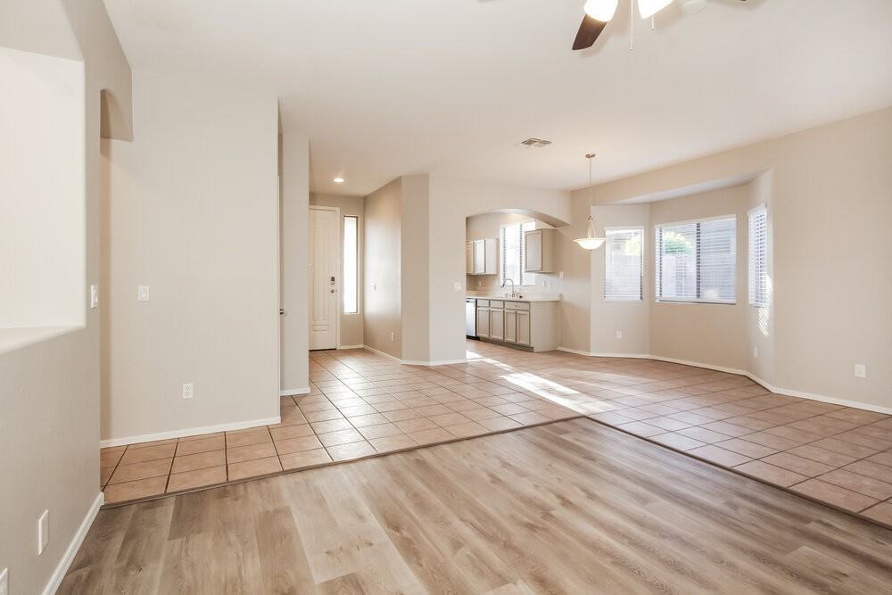 8713 N 58th Ln - Photo 5 of 19