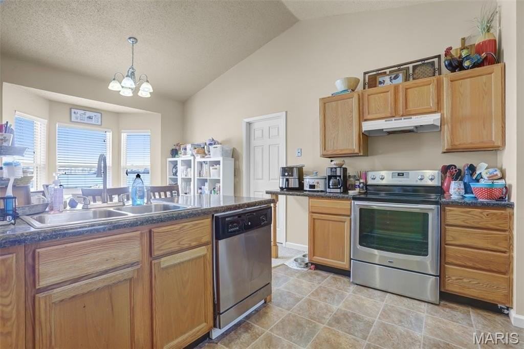 753 Forest Green Dr - Photo 7 of 17