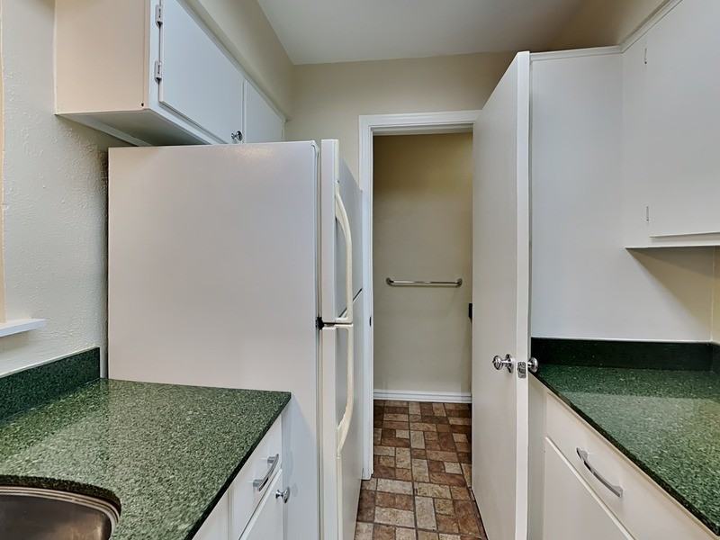 2907 Shelby Ave - Photo 3 of 10