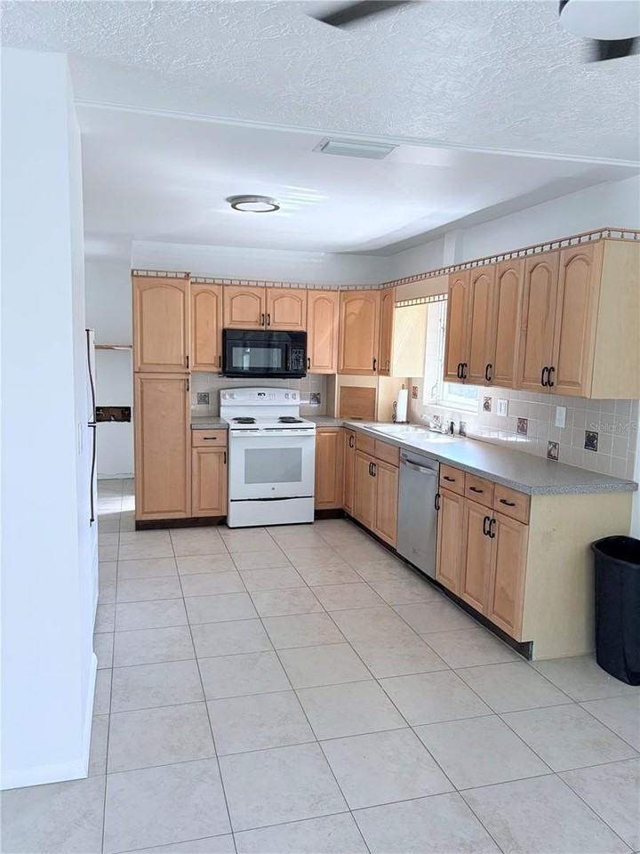 5617 1st Ave W - Photo 2 of 13