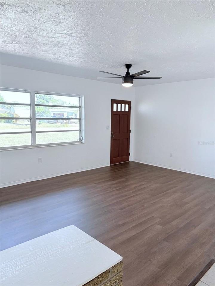 5617 1st Ave W - Photo 4 of 13