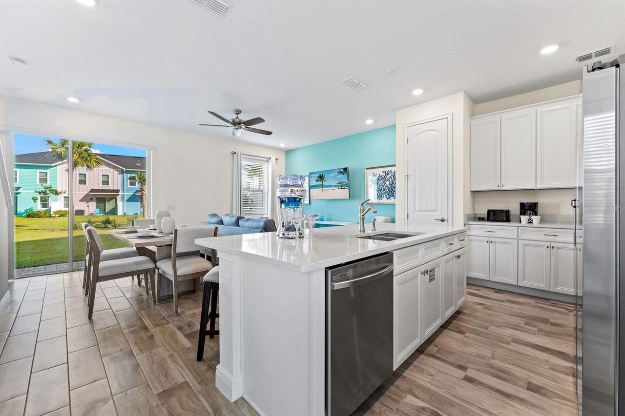 2979 CASTAWAY LANE - Photo 4 of 50