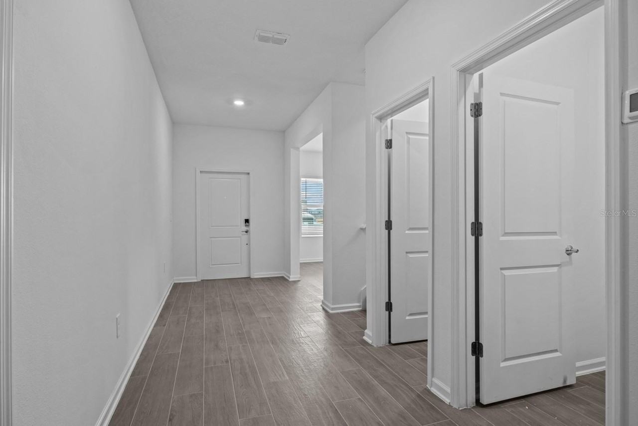 2611 Runners Cir - Photo 2 of 19