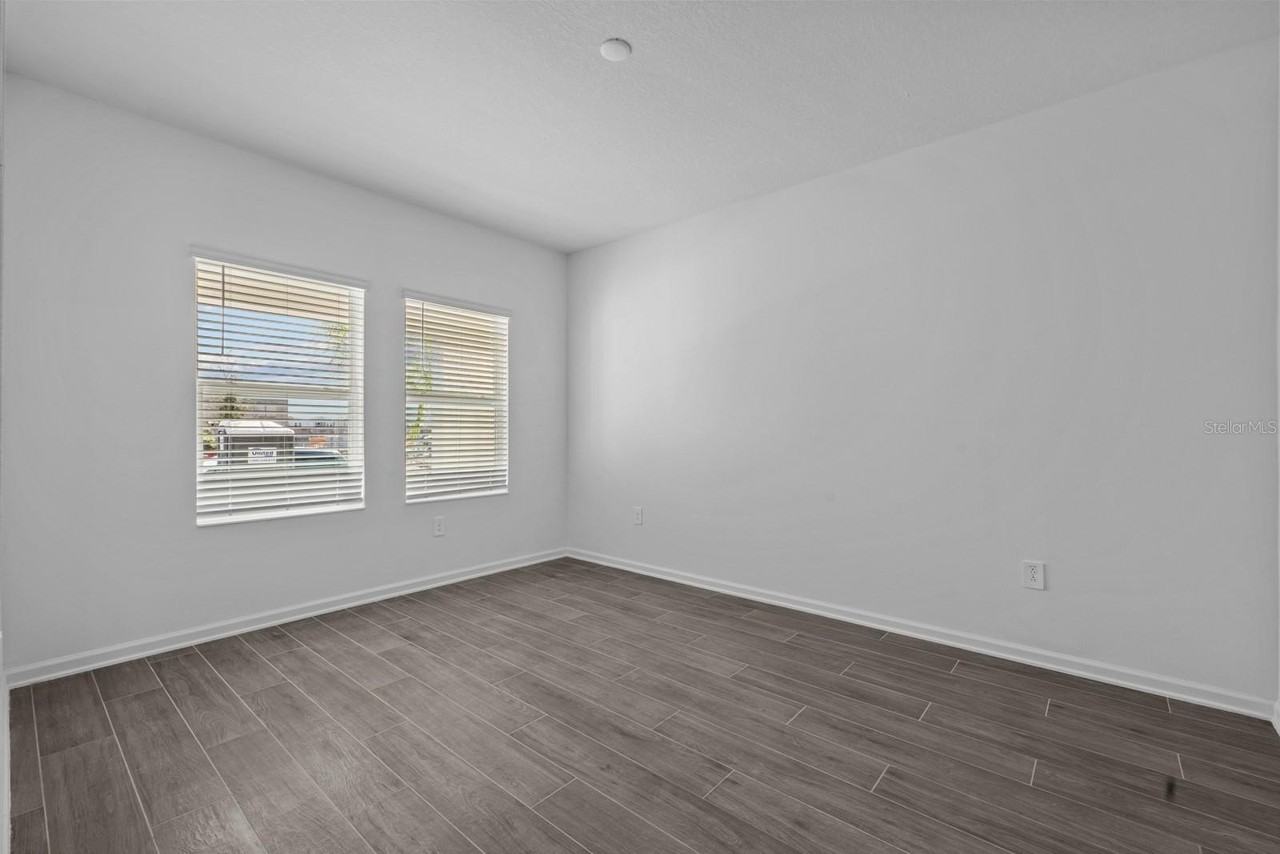 2611 Runners Cir - Photo 3 of 19